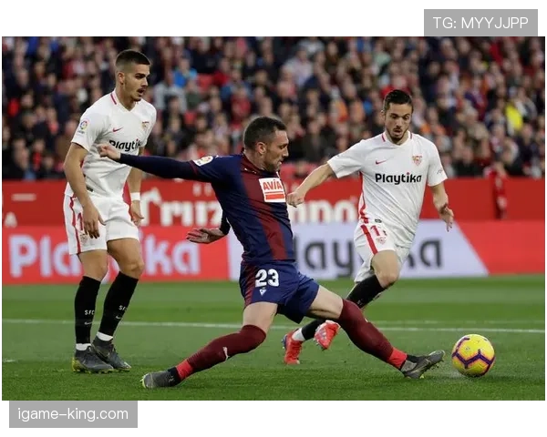 塞维利亚近期联赛攻防两端持续失衡，队内士气也出现下滑趋势